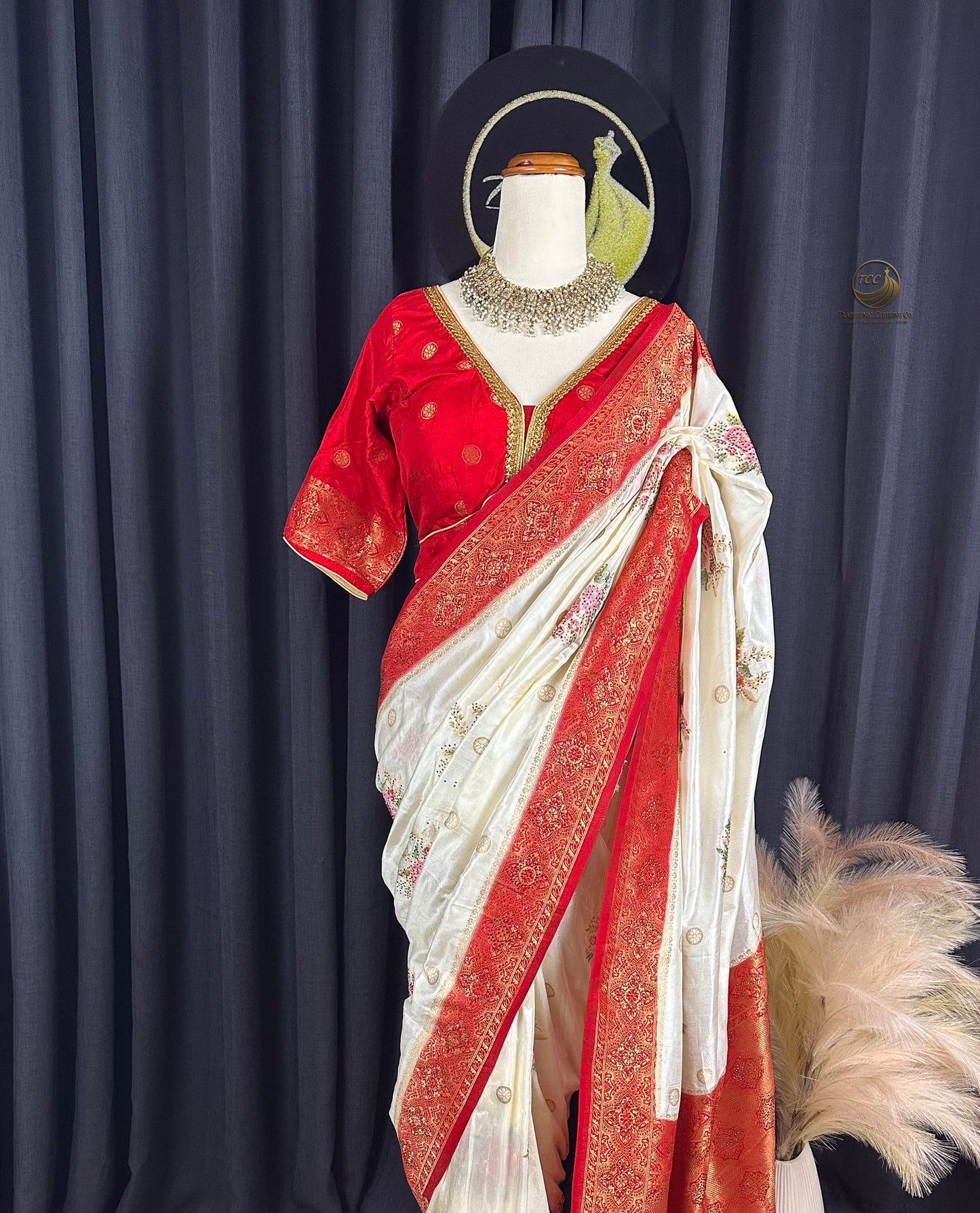 Premium Red & White Embroidered Saree Set – Elegant Traditional & Festive Wear