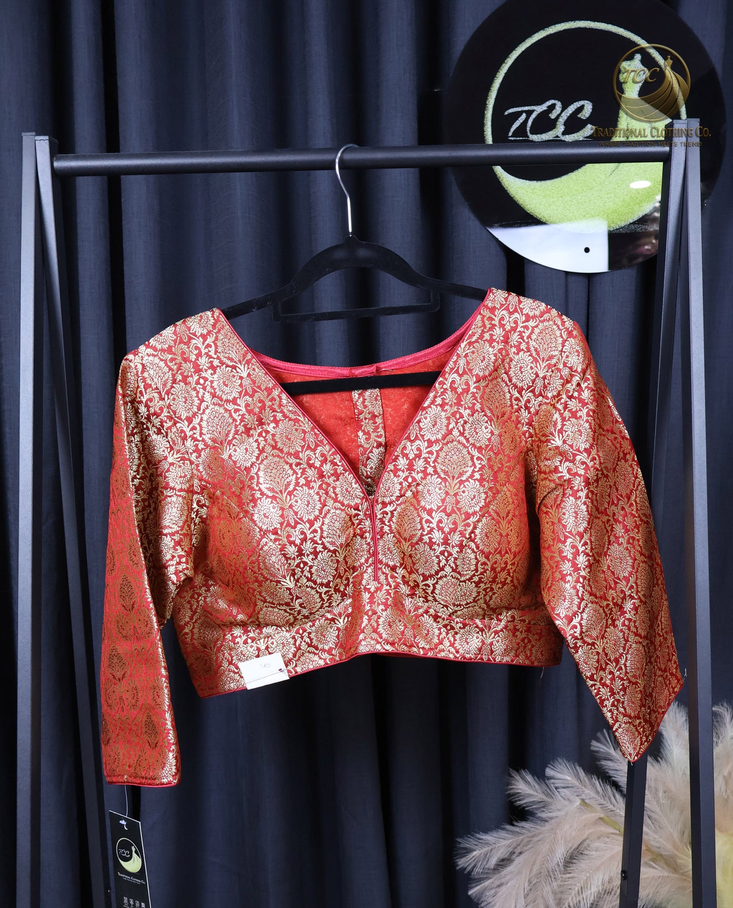 Red & Gold Embroidered Long-Sleeve Saree Blouse – Elegant Festive & Wedding Wear