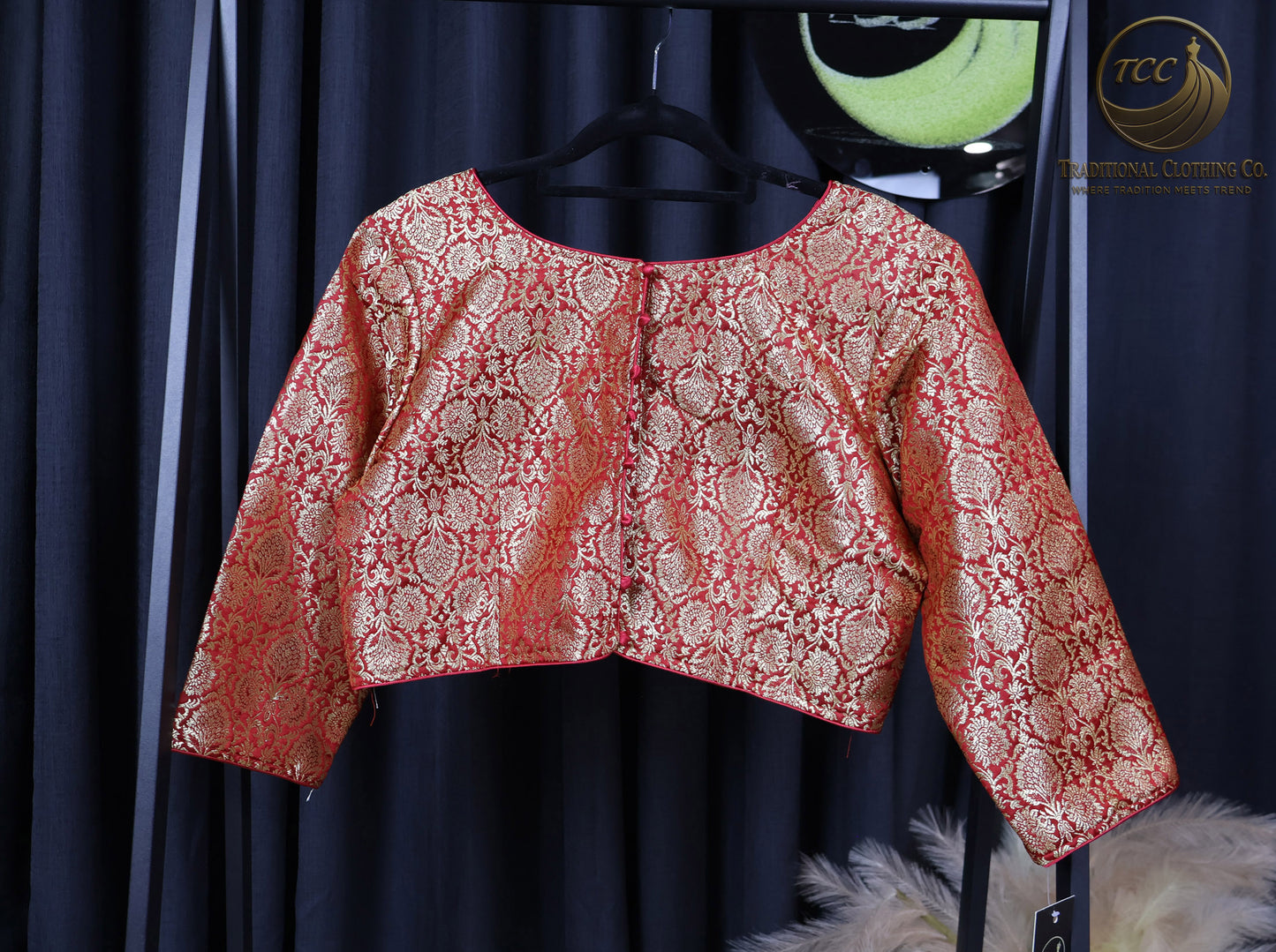 Red & Gold Embroidered Long-Sleeve Saree Blouse – Elegant Festive & Wedding Wear