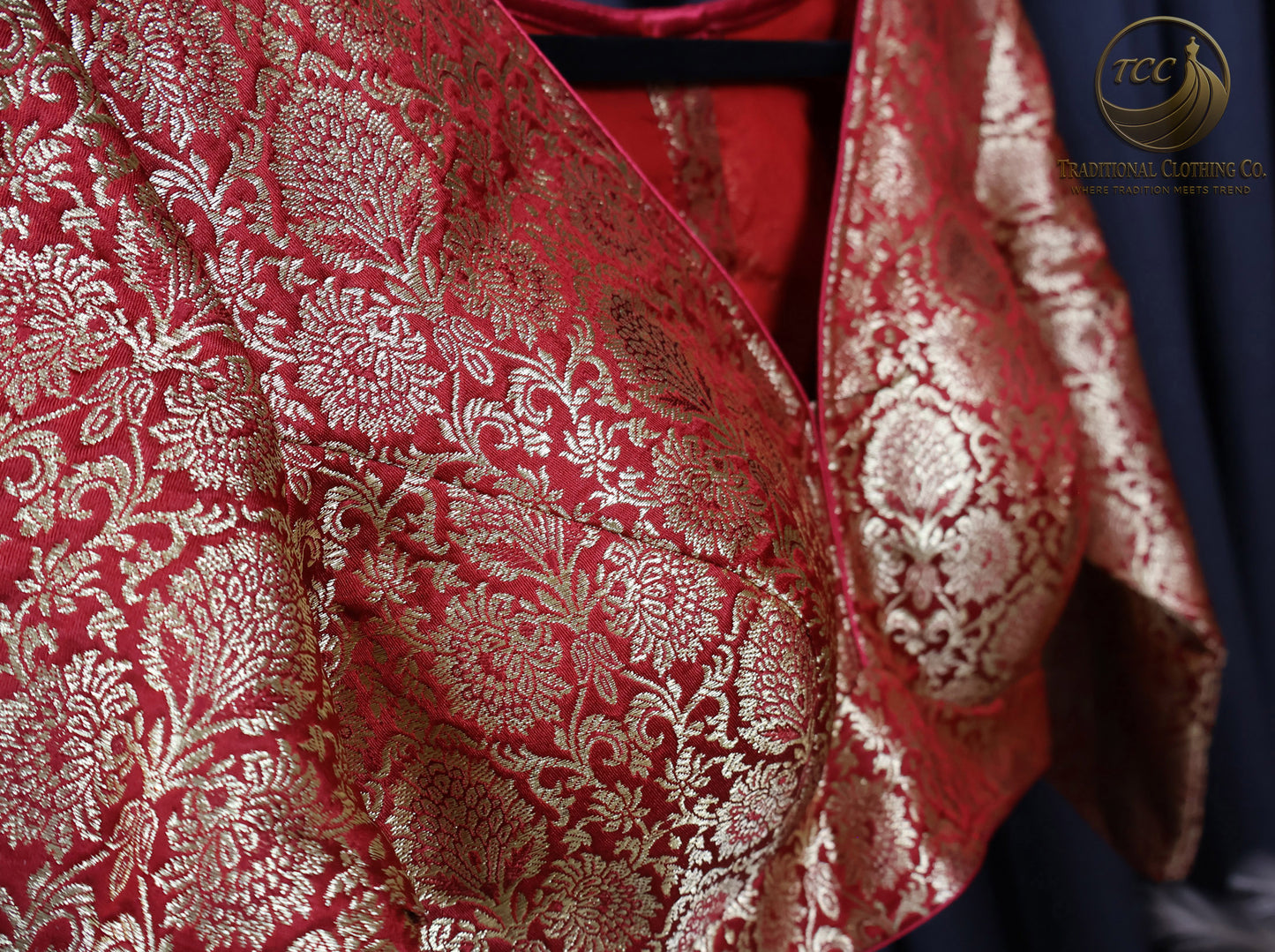 Red & Gold Embroidered Long-Sleeve Saree Blouse – Elegant Festive & Wedding Wear