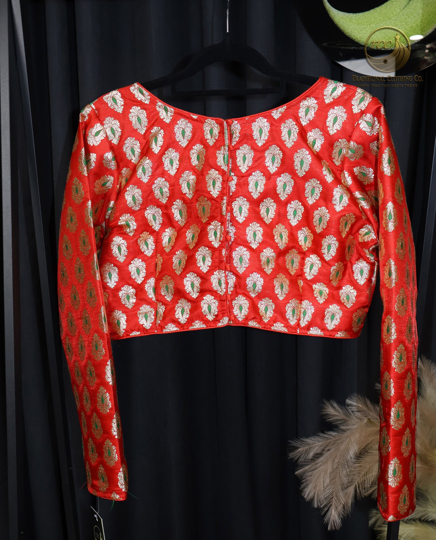 Red & Gold Embroidered Long-Sleeve Saree Blouse – Elegant Festive & Wedding Wear
