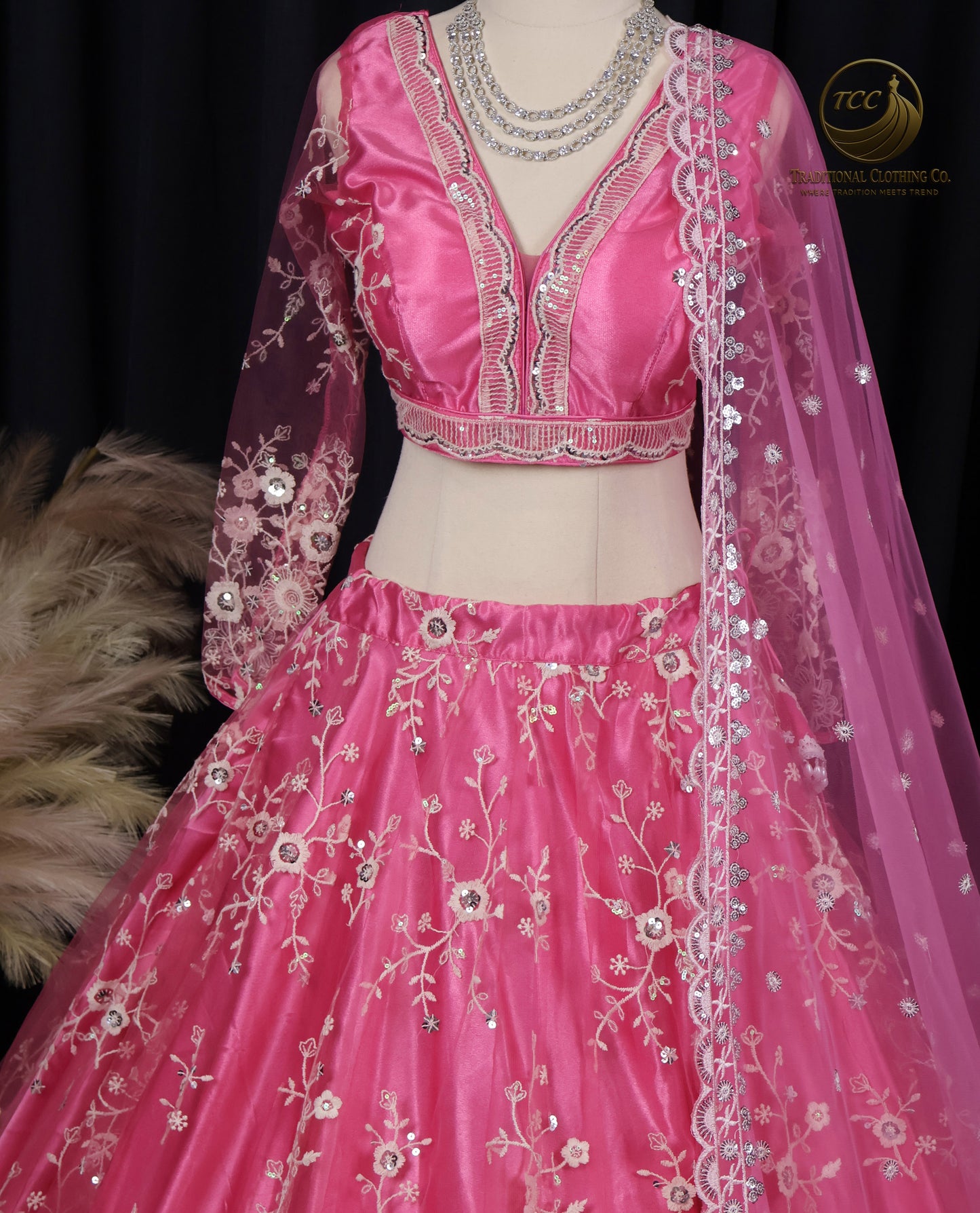 Elegant Pink Lehenga Choli with Intricate Floral Embroidery – Traditional Festive Wear