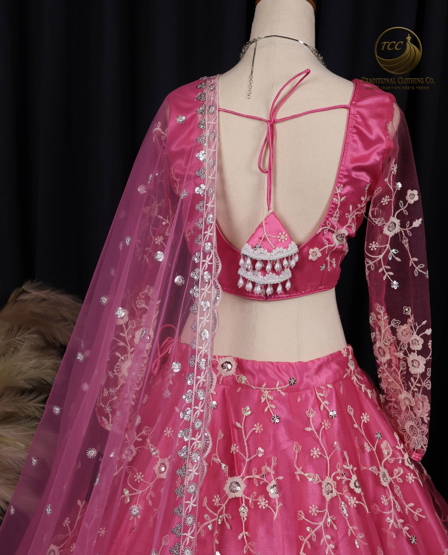 Elegant Pink Lehenga Choli with Intricate Floral Embroidery – Traditional Festive Wear