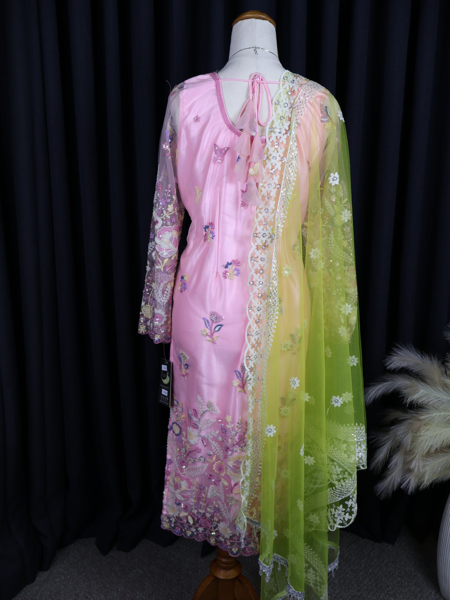Pink Floral Embroidered Boutique kurti set with Yellow-Green Dupatta | Boutique Edition