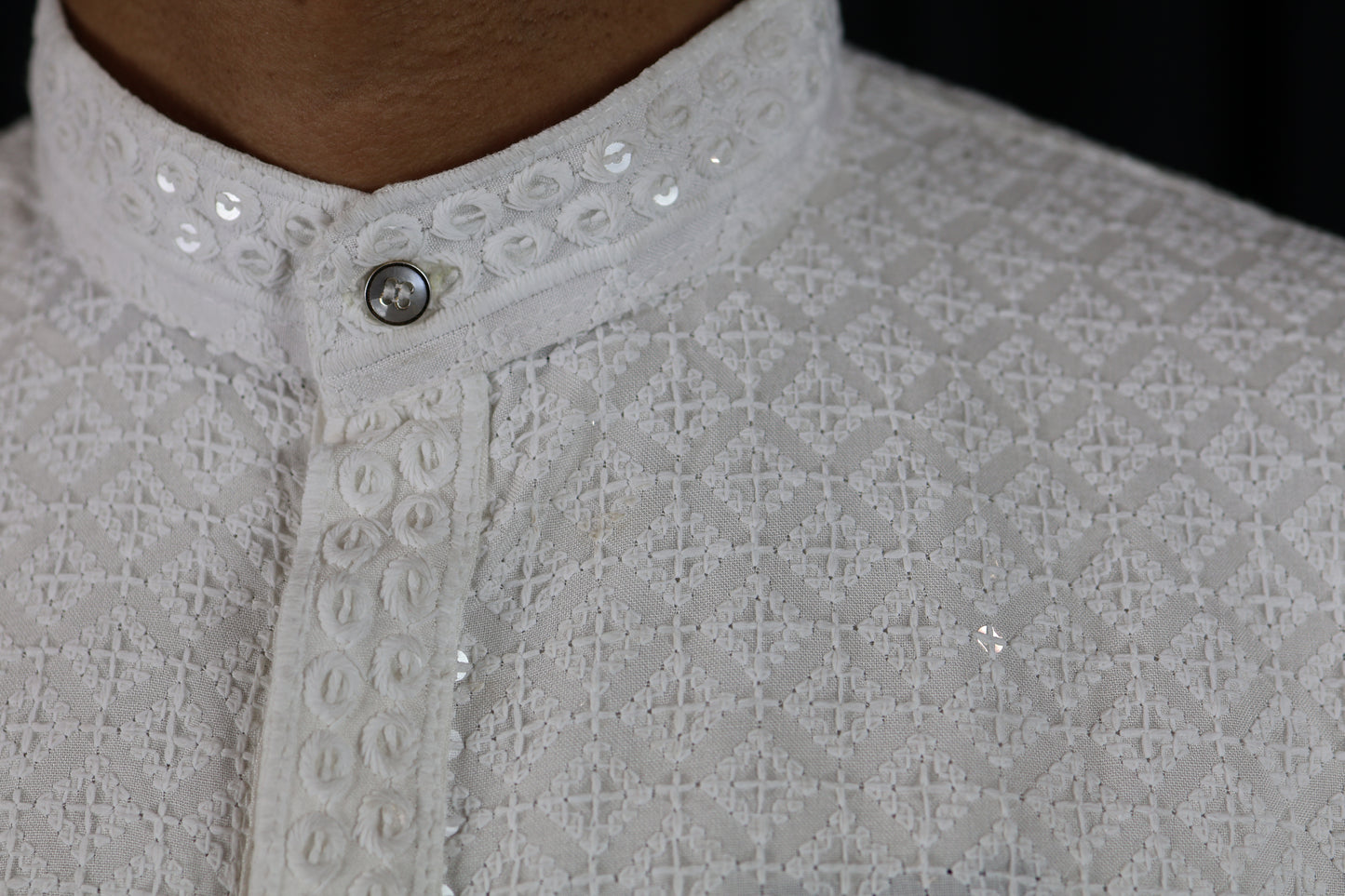 Elegant White Chikan Kari Kurta Set with Intricate Motif Pattern sequin โ Festive Traditional Wear