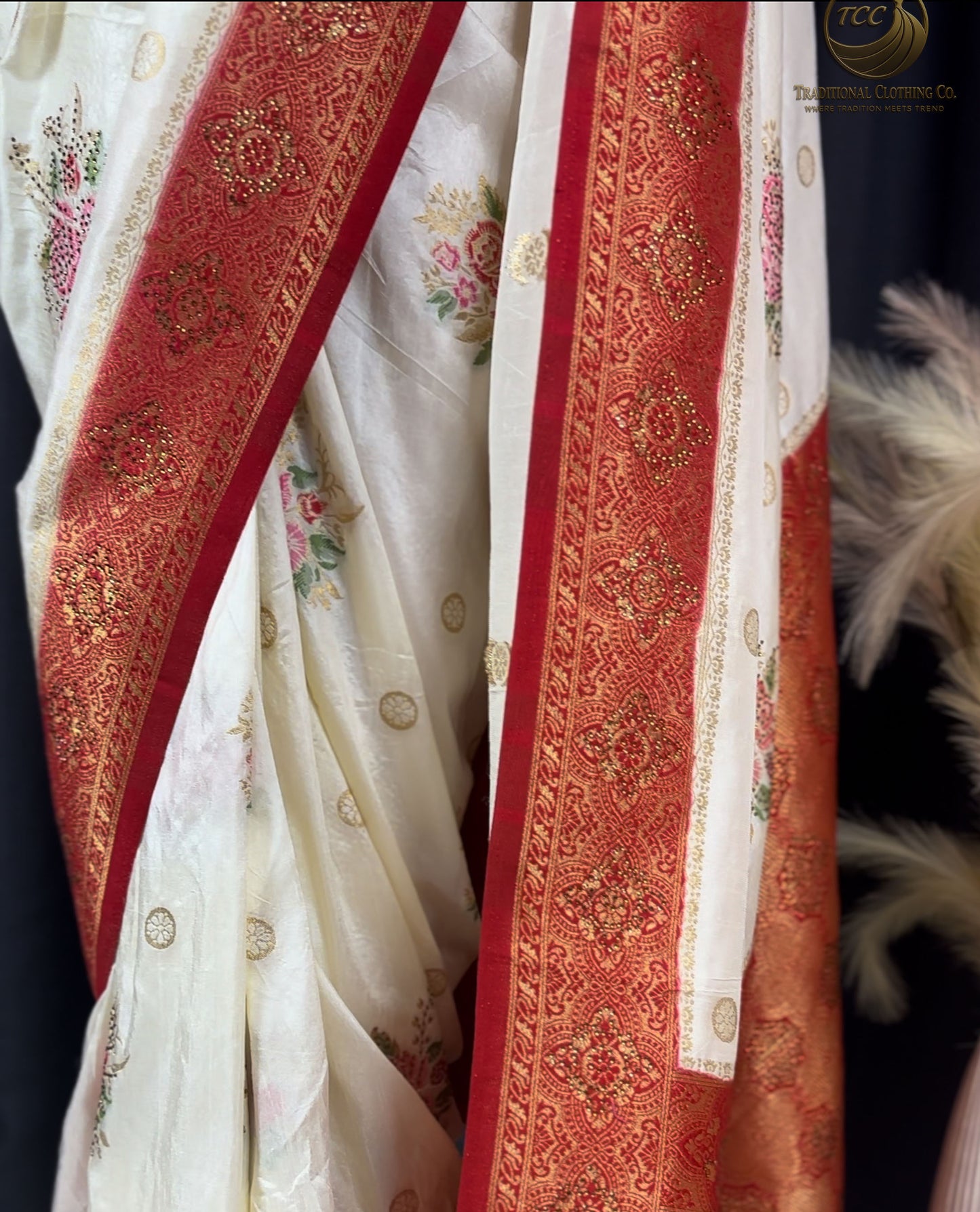 Premium Red & White Embroidered Saree Set – Elegant Traditional & Festive Wear
