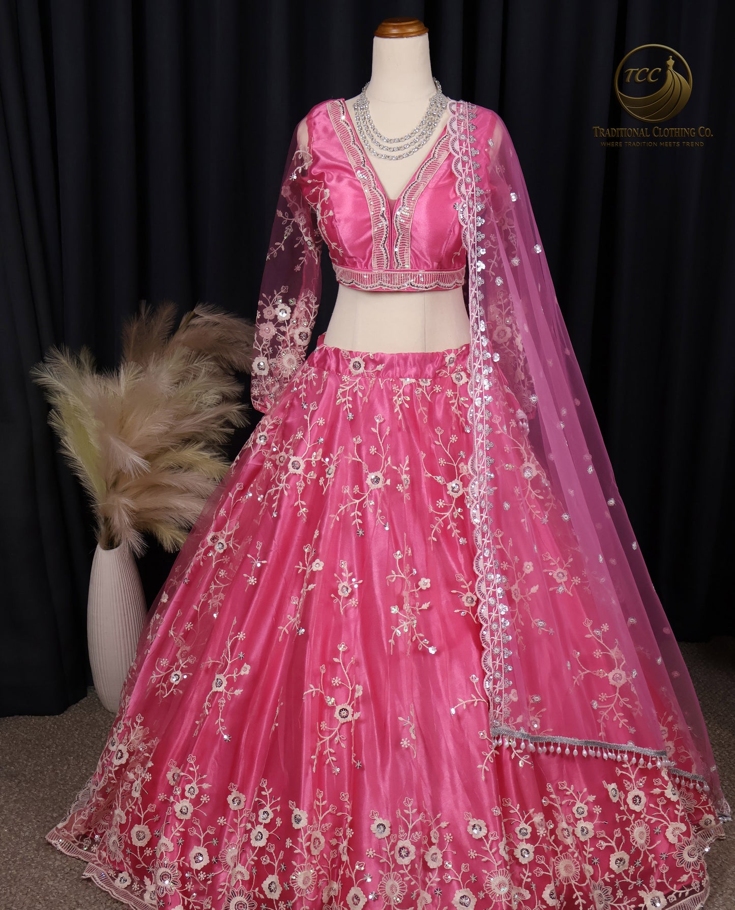 Elegant Pink Lehenga Choli with Intricate Floral Embroidery – Traditional Festive Wear